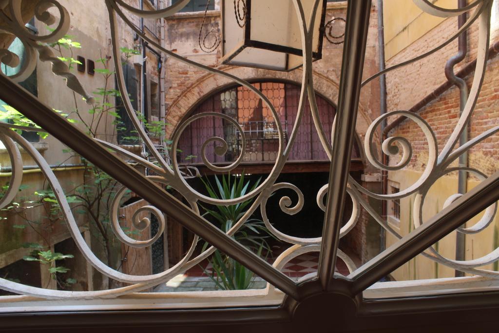 San Giacomo Apartment Венеция Стая снимка